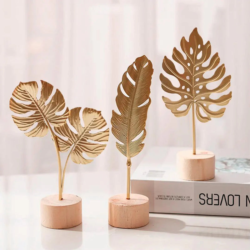 Escultura Decorativa Dourada Sienna