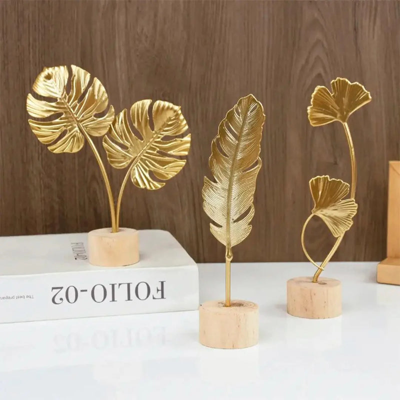 Escultura Decorativa Dourada Sienna