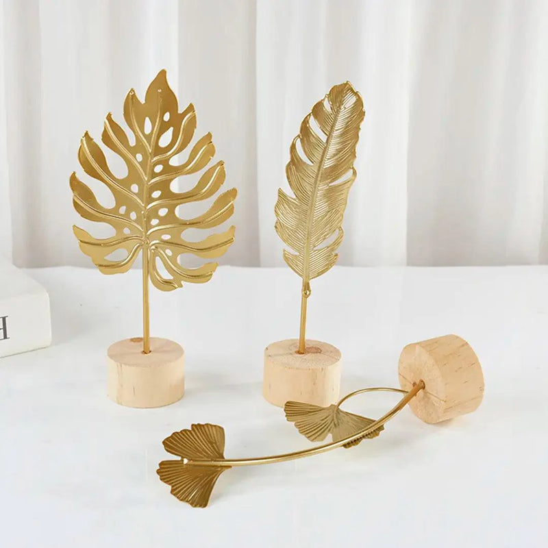 Escultura Decorativa Dourada Sienna