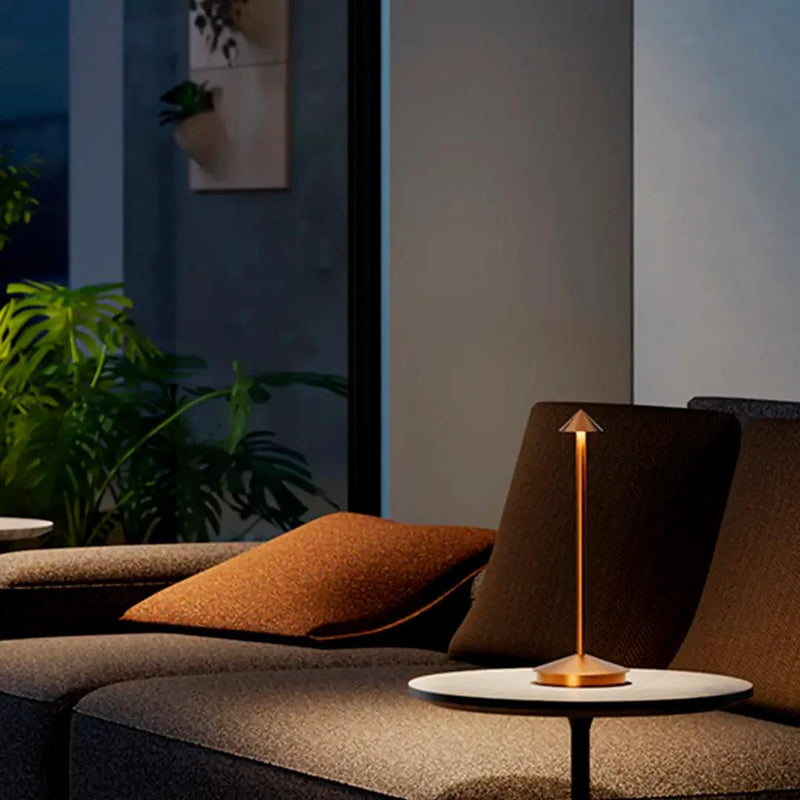 Luminária de Mesa Portátil Stella