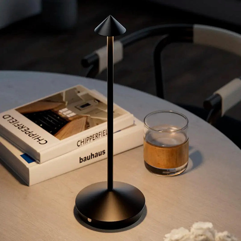 Luminária de Mesa Portátil Stella