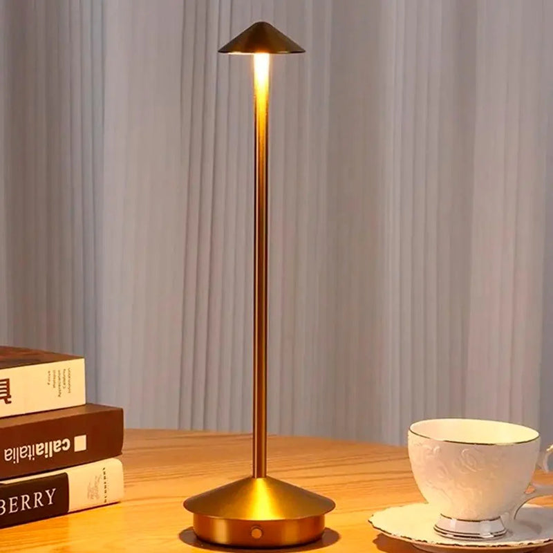 Luminária de Mesa Portátil Stella